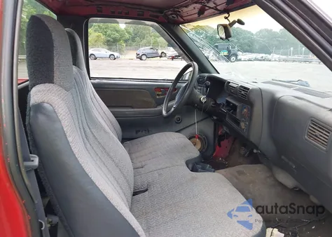 1994 Chevrolet S Truck S10 из США, поврежденный, VIN 1GCCS14Z5RK138835